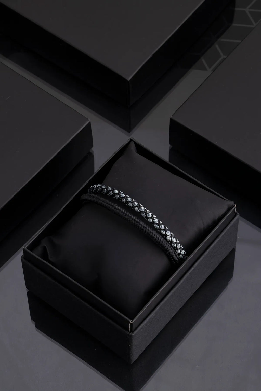 Genuine Leather Magnetic Bracelets - Black-White Snake Skin Pattern