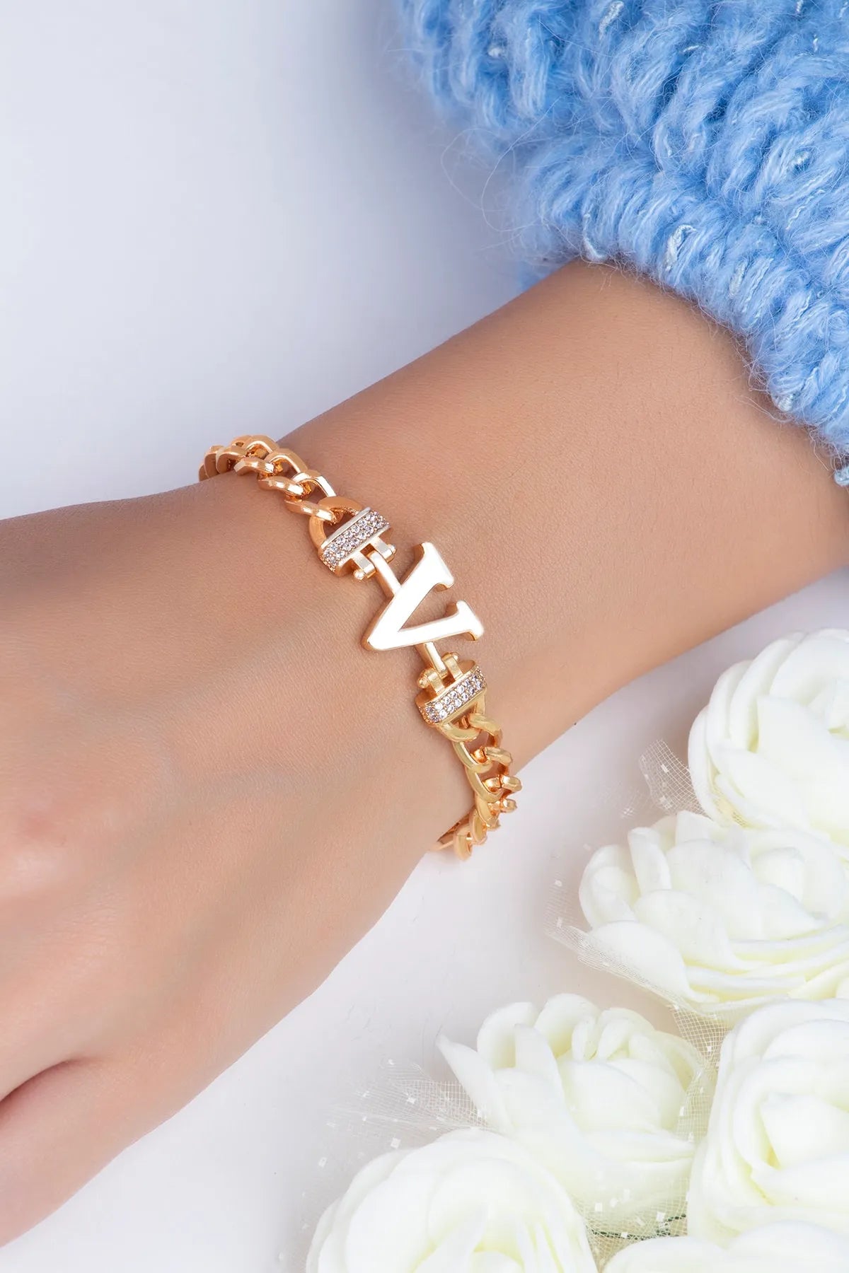 Zircon Stone Design Initial Bracelet - V